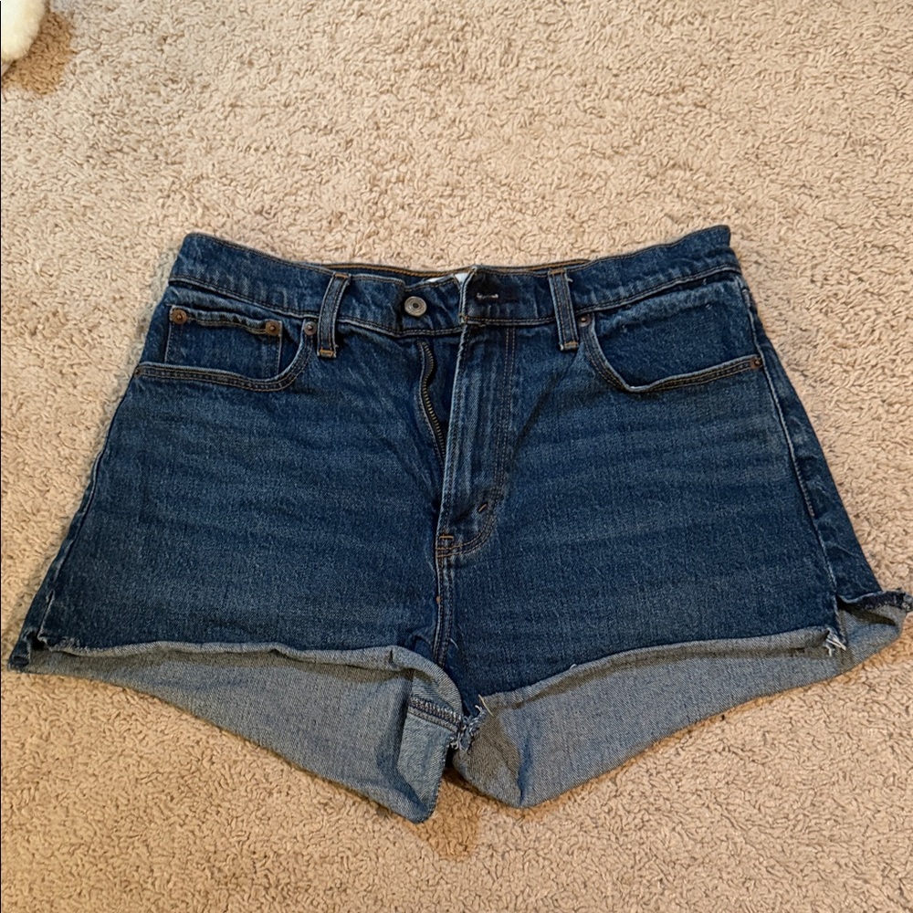 A&F Curve Love Mom Short